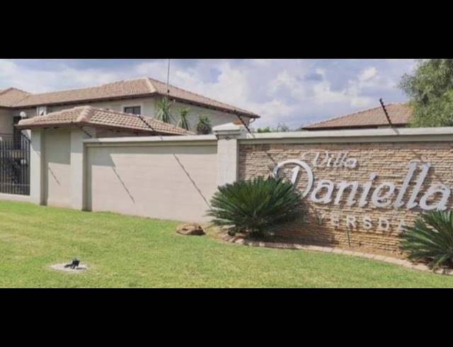 2 BEDROOM APARTMENT FOR SALE IN MEYERSDAL